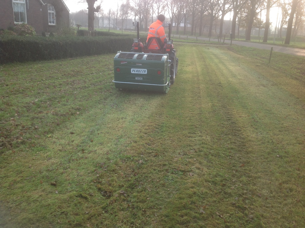 Verticuteer machine met opvang(klepelmaaier)